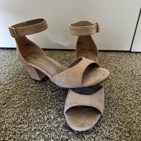 Dream Pairs Tan Ankle Strap Heels - Picture 2 of 3